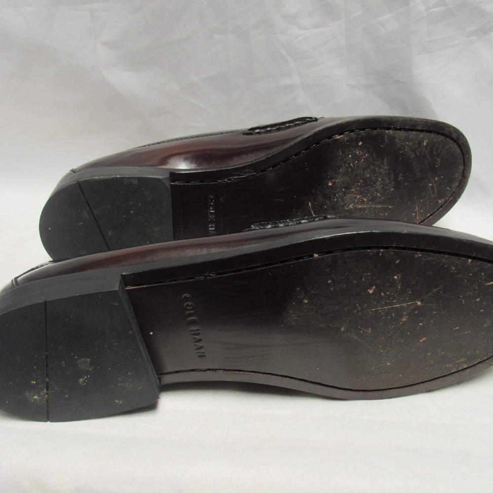 Cole Haan Men's Pinch Tassel, Burgundy - Picture 4 of 6